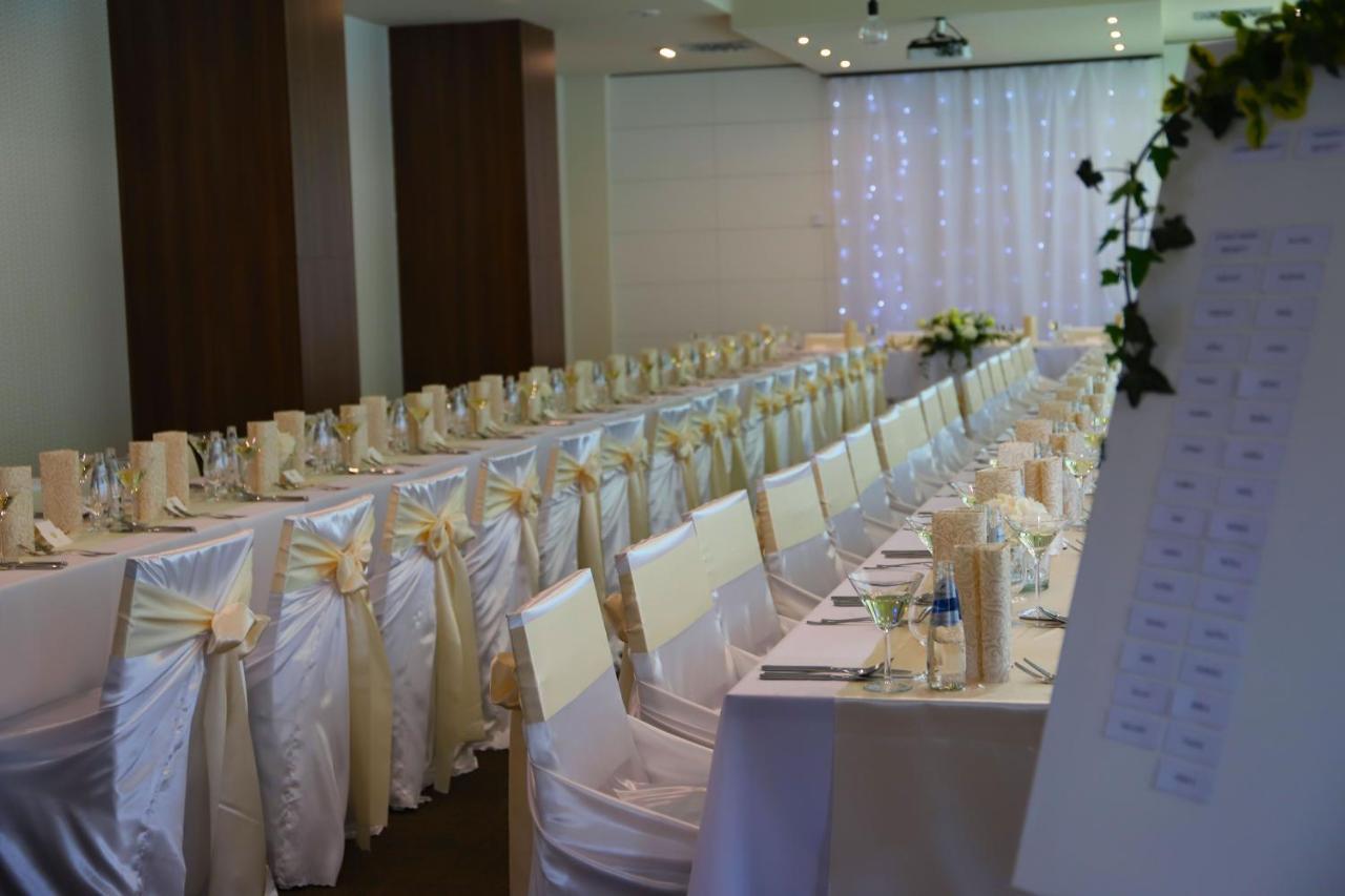 Hotel Rezident Турчьянске-Теплице Экстерьер фото