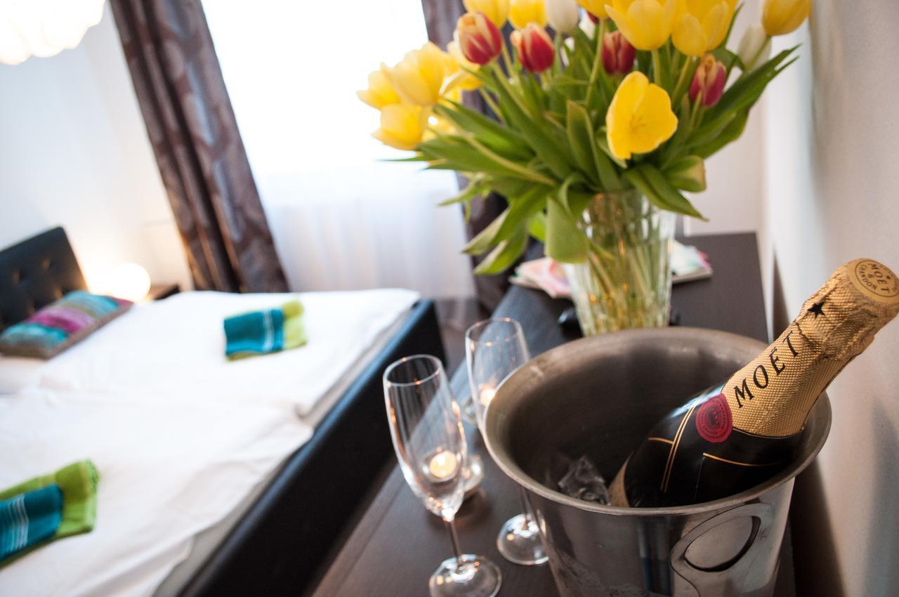 Hotel Rezident Турчьянске-Теплице Экстерьер фото