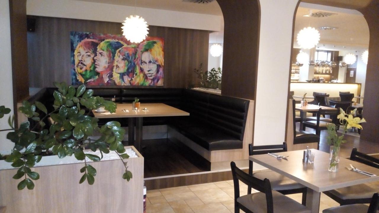 Hotel Rezident Турчьянске-Теплице Экстерьер фото