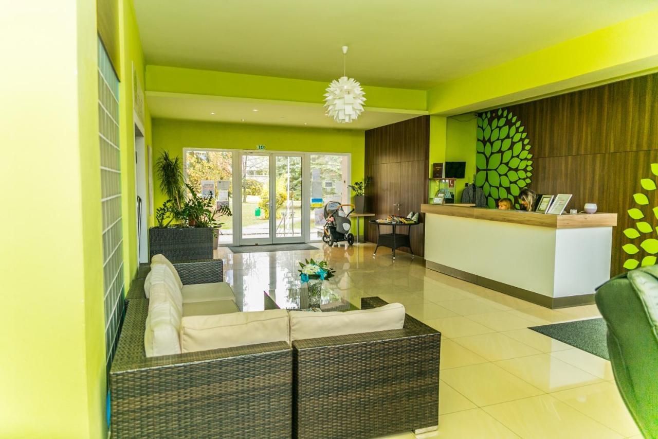 Hotel Rezident Турчьянске-Теплице Экстерьер фото
